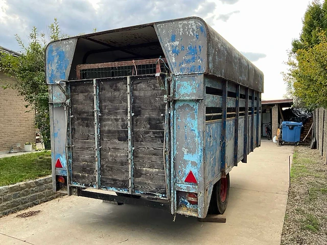 Gesloten vee-/dierenaanhangwagen - afbeelding 6 van  11