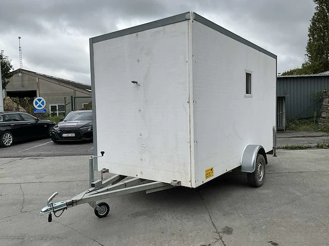 Gesloten werf-aanhangwagen - afbeelding 1 van  16
