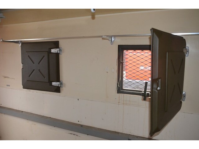 Gesloten werf container sama 410 004 afm. lengte 4,4m x breedte 2,2m x hoogte 2m - afbeelding 10 van  16