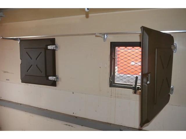 Gesloten werf container sama 410 004 - afbeelding 10 van  16