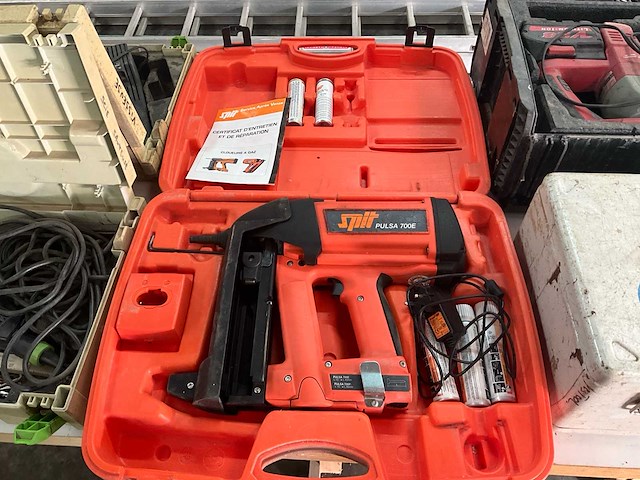 Gespleten pulsa 700 e spijkermachine - afbeelding 1 van  7