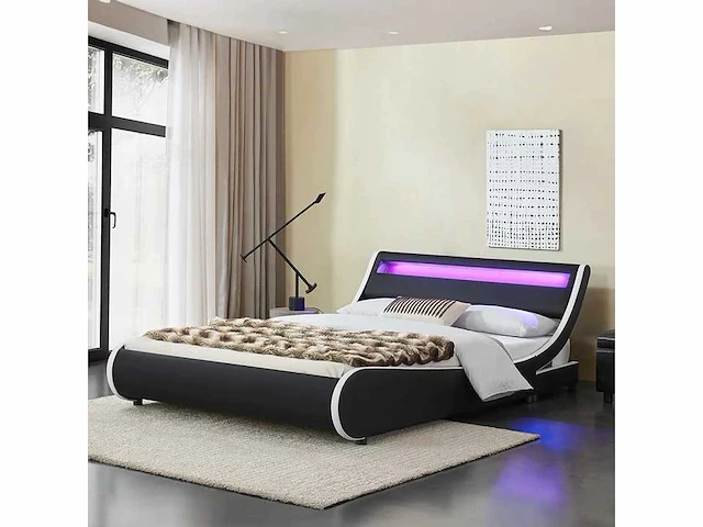 Gestoffeerd bed 140x200cm met led verlichting en lattenbodem - afbeelding 1 van  8
