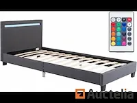 Gestoffeerd bed 90x200, bedframe met led verlichting - afbeelding 2 van  3