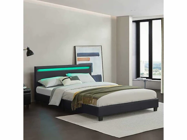 Gestoffeerd bed met led verlichting en bedbodem 140x200cm - afbeelding 1 van  4