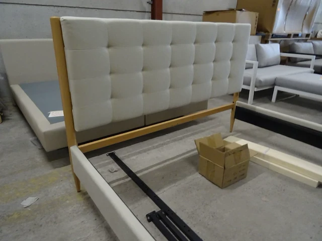 Gestoffeerd bed - afbeelding 3 van  5