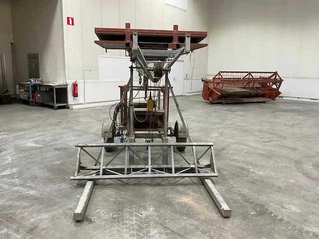 Getrokken bouwlift - afbeelding 2 van  7