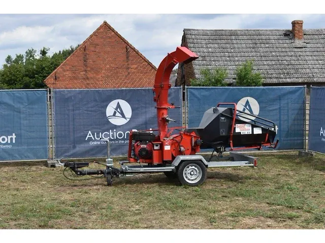 Getrokken houthakselaar bugnot thierion e6 benzine - afbeelding 1 van  1