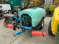 Getrokken onkruid spuitmachine - afbeelding 1 van  7