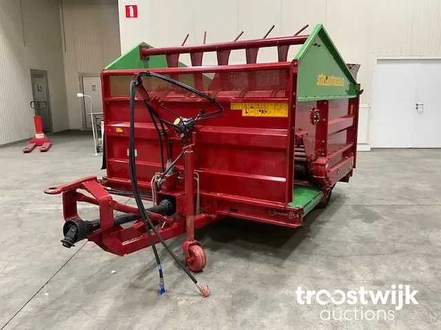 Getrokken voerdoseerwagen - afbeelding 1 van  13