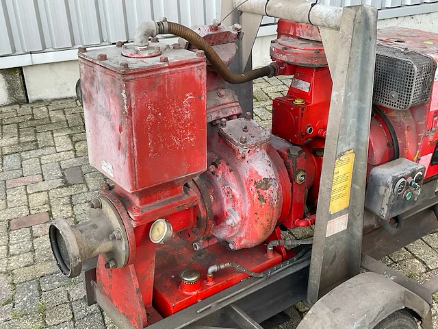 Getrokken waterpomp - afbeelding 6 van  9