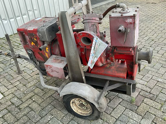 Getrokken waterpomp - afbeelding 7 van  9