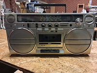 Gettoblaster radio-cassette sharp perfecte staat - afbeelding 1 van  5