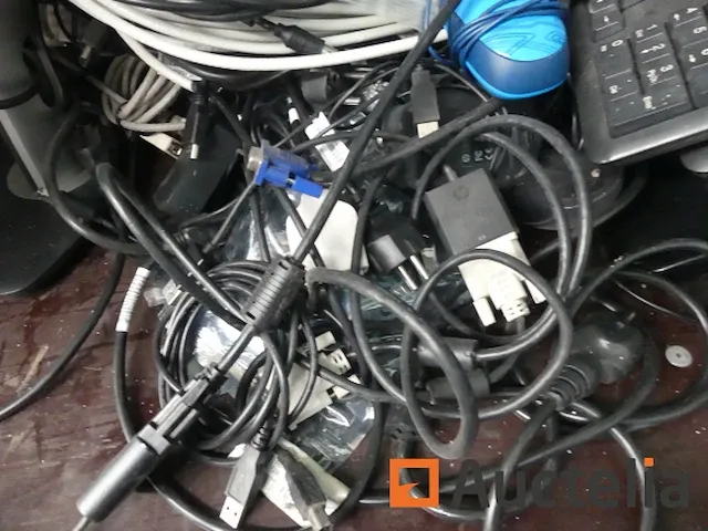 Gevarieerde computerapparatuur - afbeelding 7 van  17