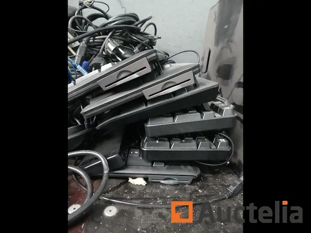 Gevarieerde computerapparatuur - afbeelding 16 van  17