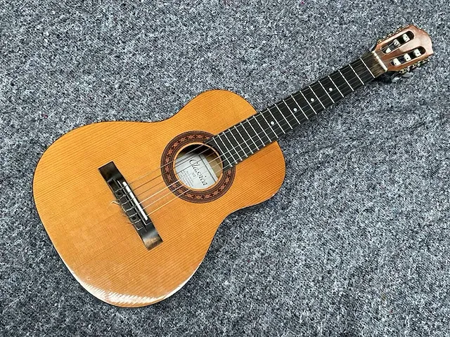 Gewa classica 1/2 akoestische gitaar - afbeelding 1 van  5