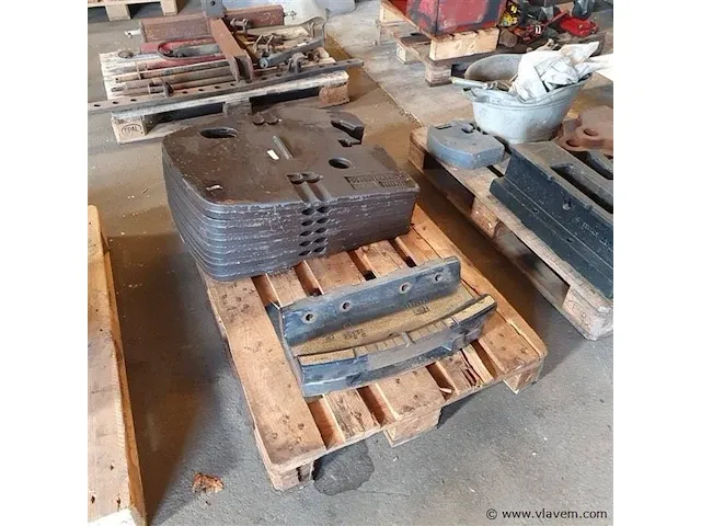 Gewichtplaten + blok voor tractor - afbeelding 1 van  6