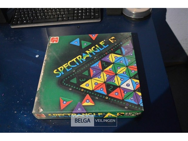 Gezelschapspelletjes onderuit en spectrangle - afbeelding 3 van  3