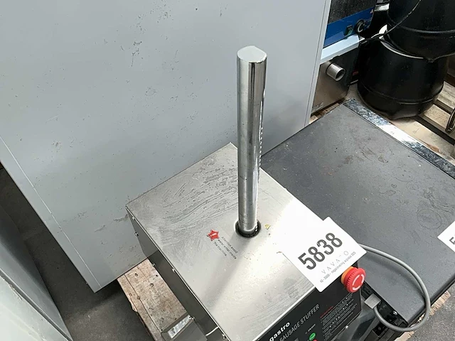 Ggmgastro ewfmh10 elektrische worstenmachine - afbeelding 3 van  6