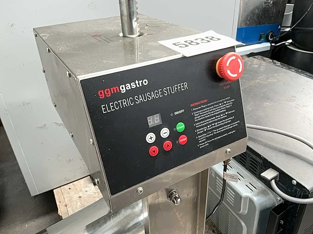 Ggmgastro ewfmh10 elektrische worstenmachine - afbeelding 4 van  6