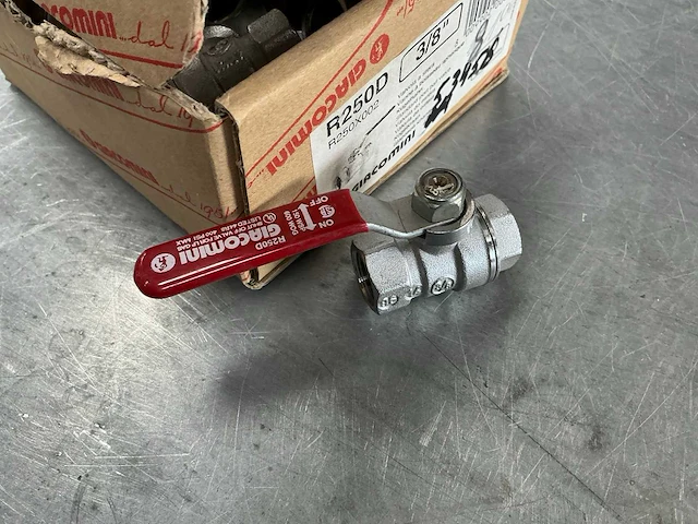 Giacomini r250d doos kogelkranen (7x) - afbeelding 1 van  4