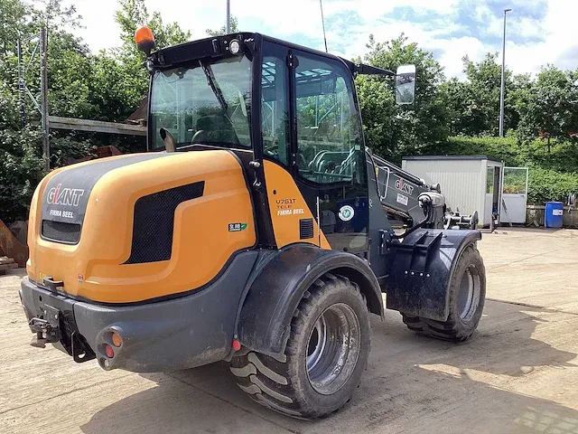 Giant - v761 - compact loader - 2015 - afbeelding 9 van  15