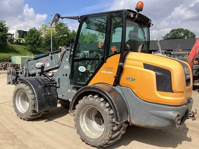 Giant - v761 - compact loader - 2015 - afbeelding 11 van  15