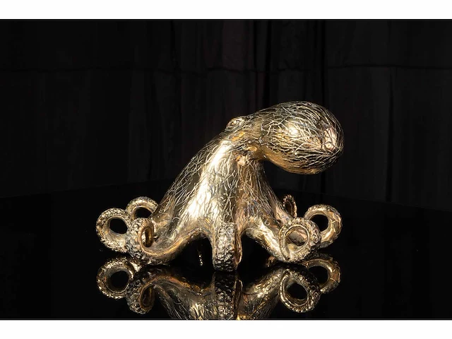 Giant octopus sculptuur in goud brons -15_25_25 cm - certificaat - genummerde editie - afbeelding 5 van  7