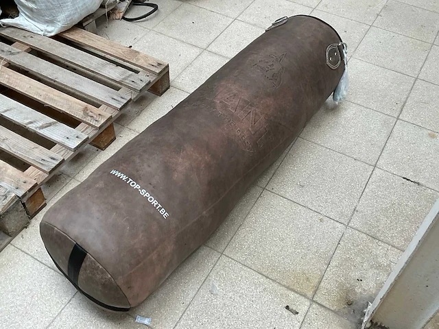Giant vintage 160cm bokszak (6x) - afbeelding 1 van  2