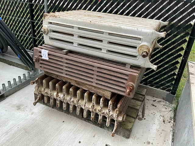 Gietijzer antieke radiator (3x) - afbeelding 2 van  3
