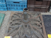 Gietijzeren parasolvoet - afbeelding 1 van  1