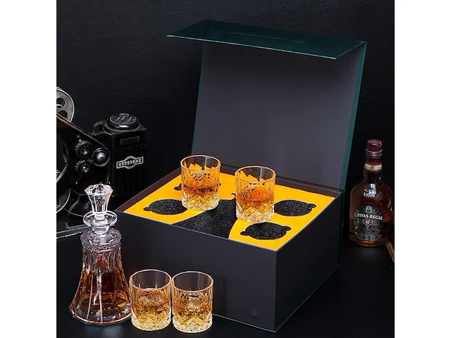 Giftbox whiskey karaf + glazen kristal - afbeelding 2 van  4