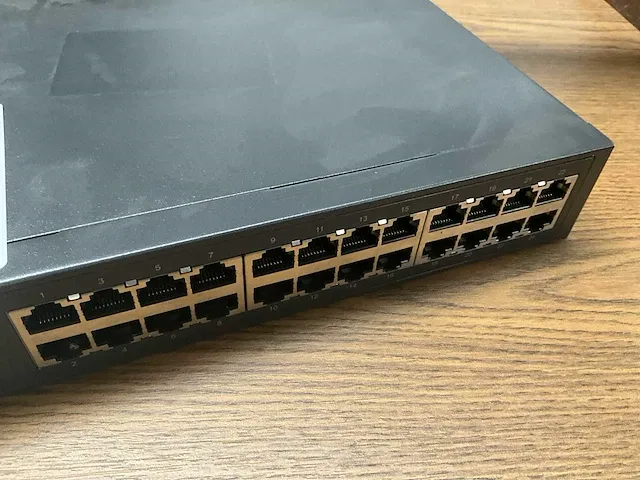 Gigabit switch - afbeelding 3 van  4