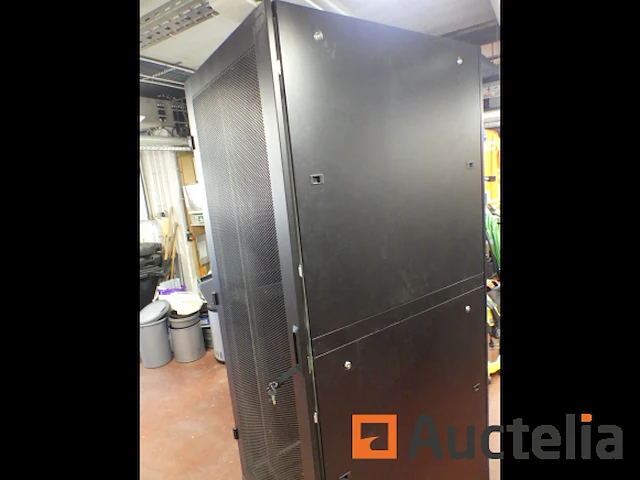Gigamedia serverkast - afbeelding 1 van  11