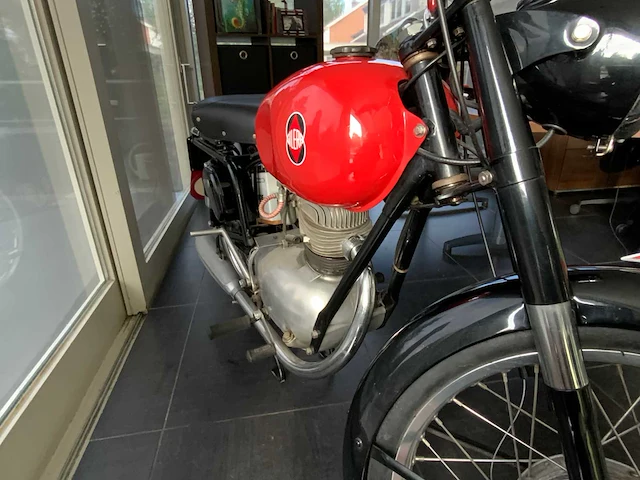 Gilera - sport 150 “1955” - oldtimer bike - afbeelding 9 van  20