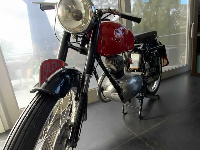 Gilera - sport 150 “1955” - oldtimer bike - afbeelding 10 van  20