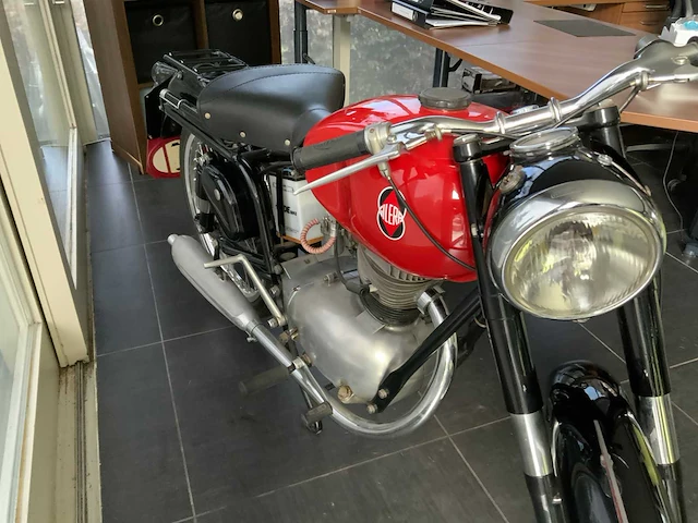 Gilera - sport 150 “1955” - oldtimer bike - afbeelding 16 van  20