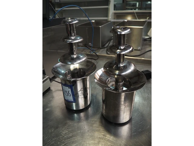 Giles & posner - afbeelding 1 van  7