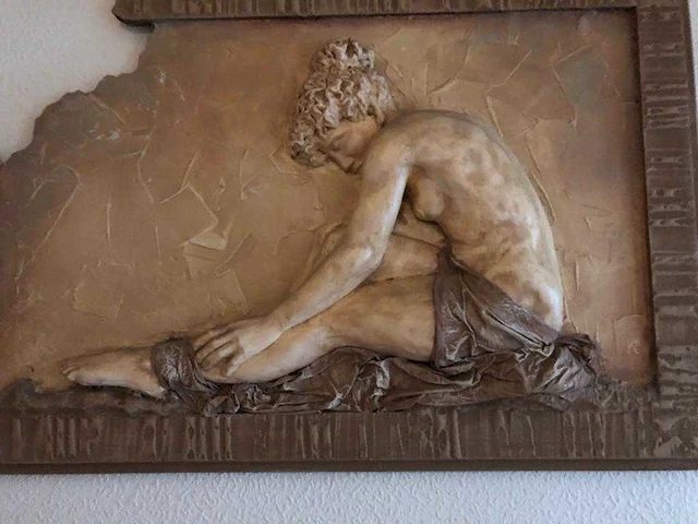 Gipsfiguur vrouw - afbeelding 1 van  3