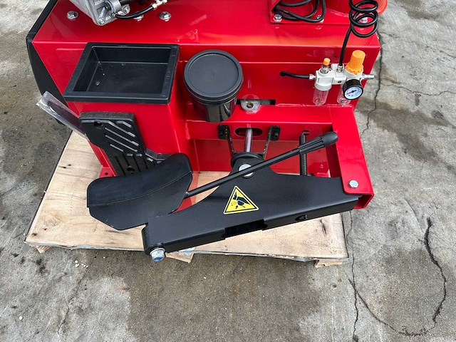 Giyi - 2025 - sk-btj10 - banden de-en montageapparaat - afbeelding 18 van  18