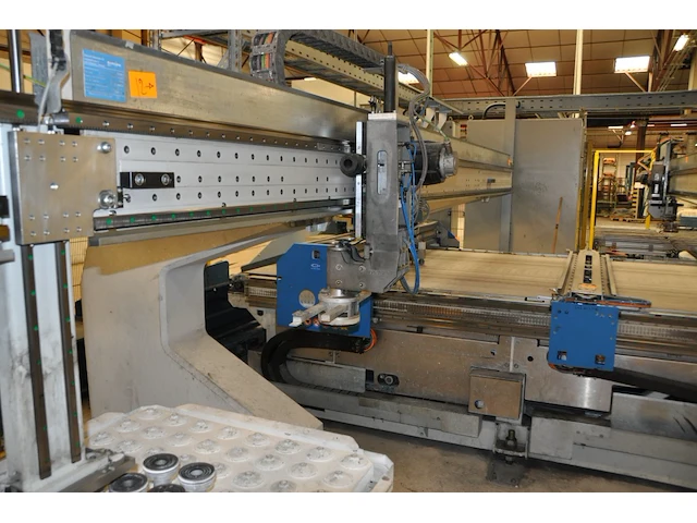 Glass cutting machine with two cutter heads bystronic - afbeelding 7 van  14