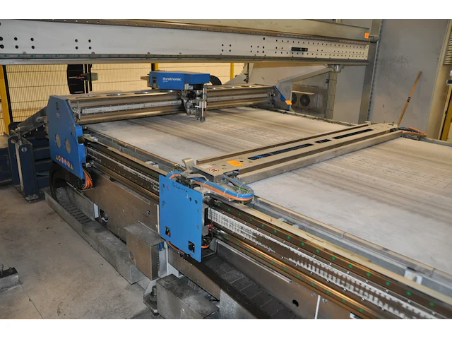 Glass cutting machine with two cutter heads bystronic - afbeelding 8 van  14