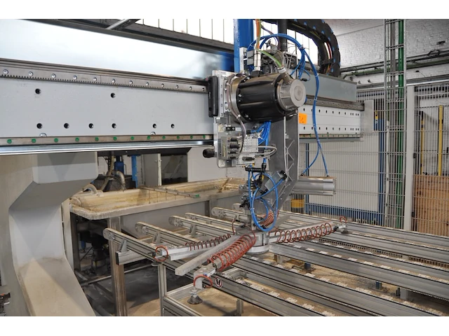 Glass drilling machine glaston - afbeelding 4 van  5