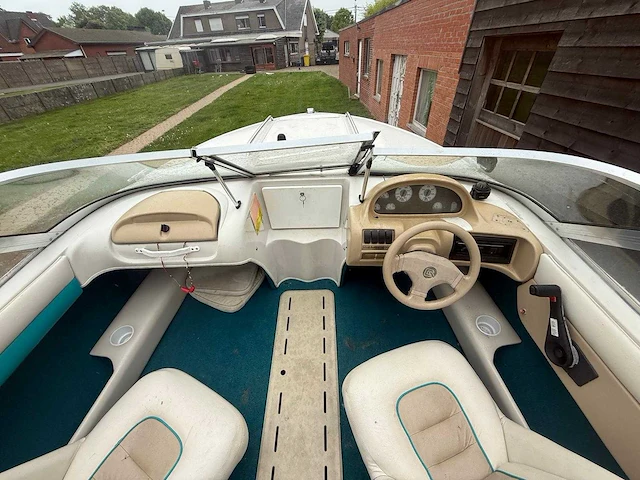 Glastron - 1995 - speedboot - afbeelding 8 van  17