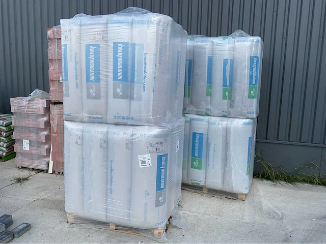 Glaswol 18 cm dik 41,76 m2 ( 1/2 pal ) - afbeelding 1 van  2