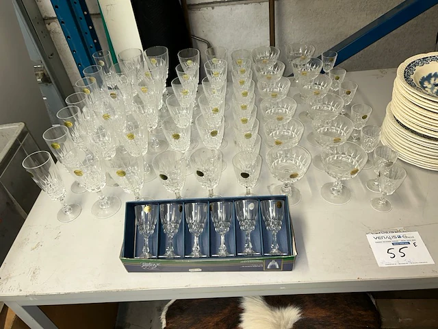 Glazen cristal en servies - afbeelding 1 van  10