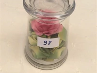 Glazen pot met inhoud - afbeelding 1 van  1