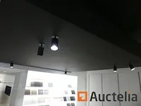 Glazen ruimte met verlichtingsplafond - afbeelding 4 van  8