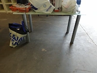Glazen tafel - afbeelding 1 van  3