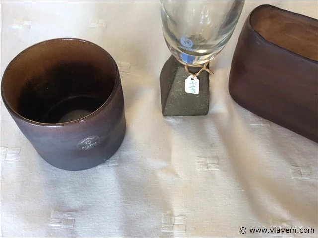 Glazen vaas op metalen voet + - afbeelding 2 van  3