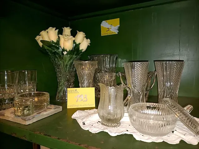 Glazen vazen ea., ca. 15 stuks - afbeelding 1 van  4